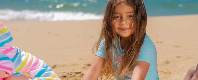 holidays-smiling-dentist-sunshine coast